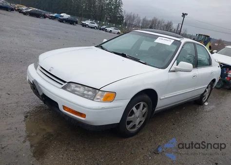 1995 Honda Accord Ex z USA, uszkodzony, nr VIN 1HGCD5657SA815277